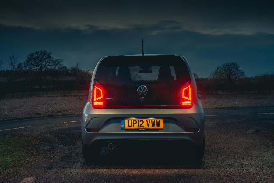  Volkswagen up! GTI 2020 года  (UK) (фото 32 из 40)